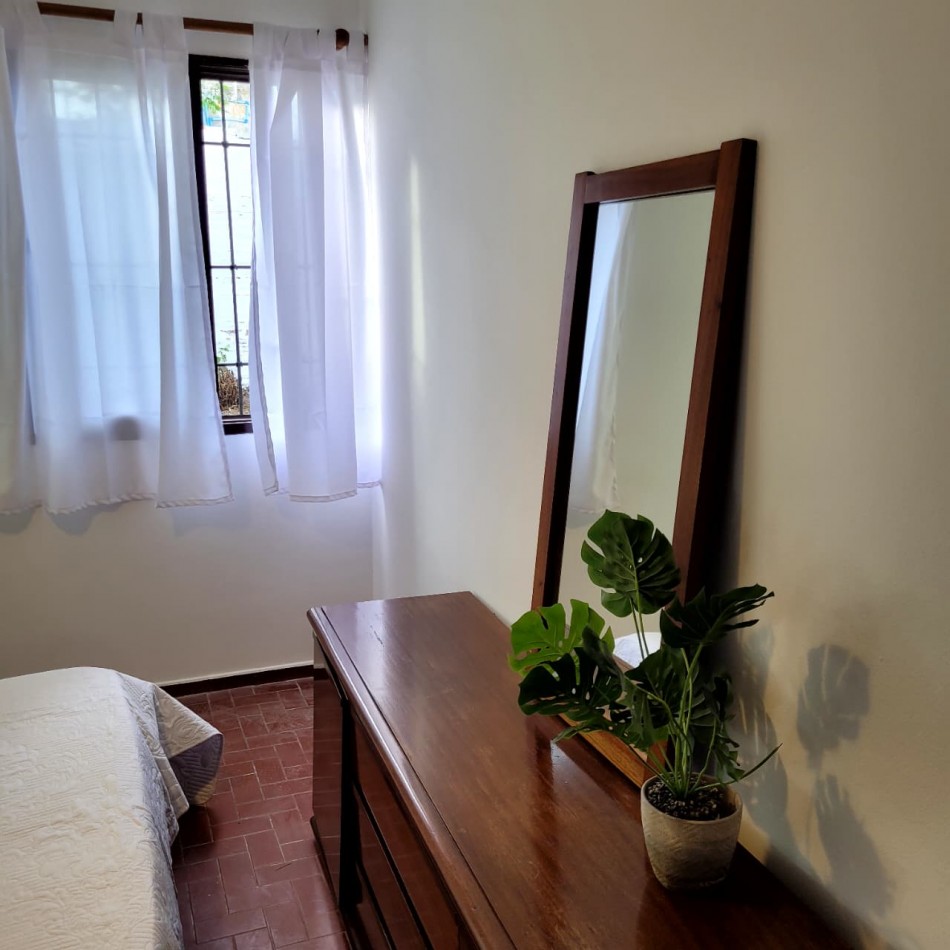 Alquilo Casa Barrio TAC 2 dormitorios