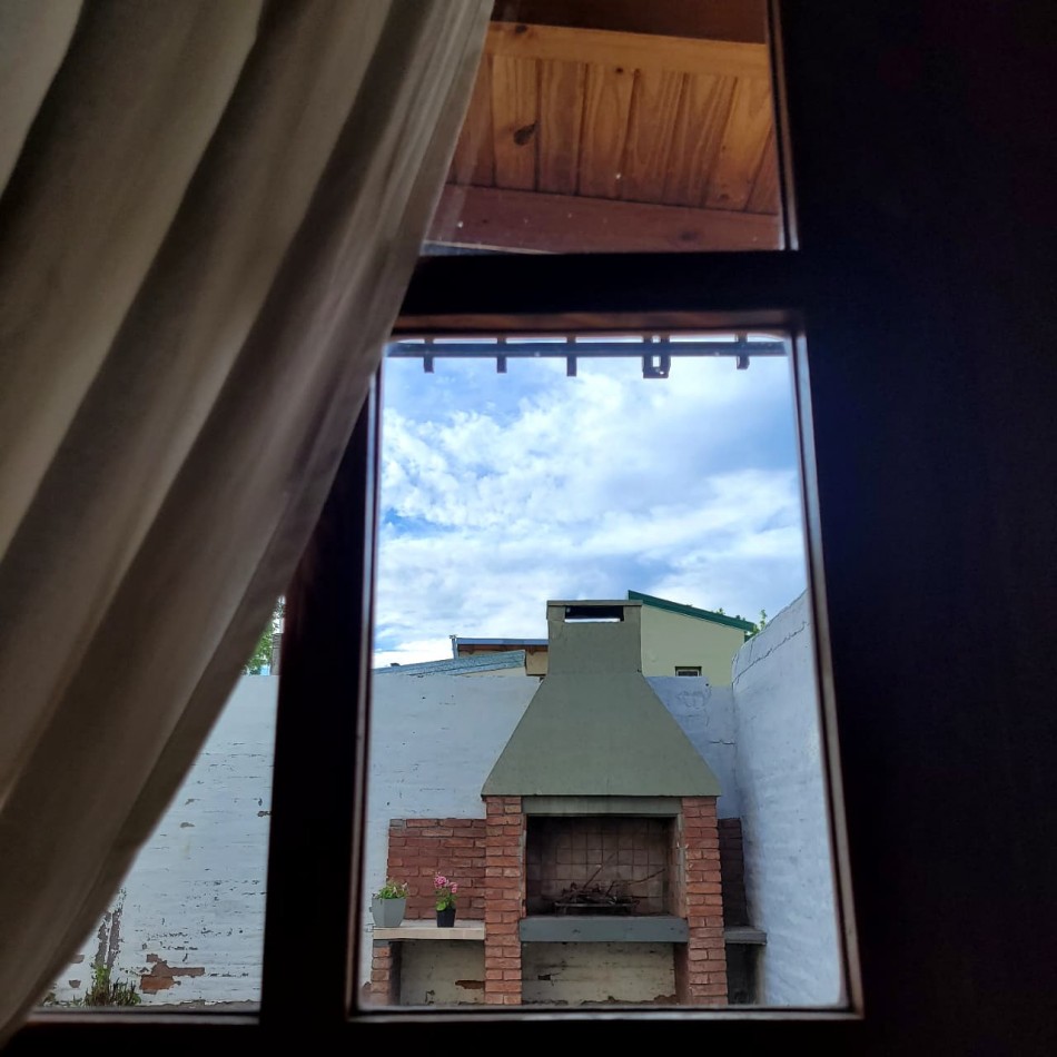 Alquilo Casa Barrio TAC 2 dormitorios