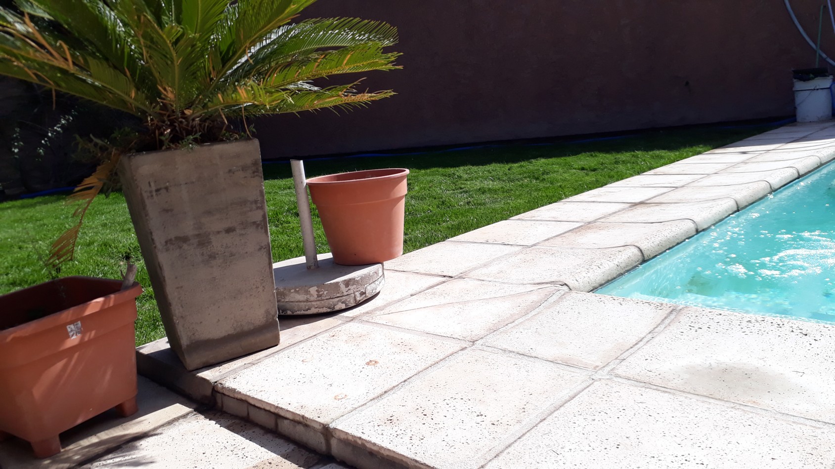 BAJA DE PRECIO - OPORTUNIDAD CASA CON PILETA ( Antes USD 200.000 - Hoy USD 190.000)