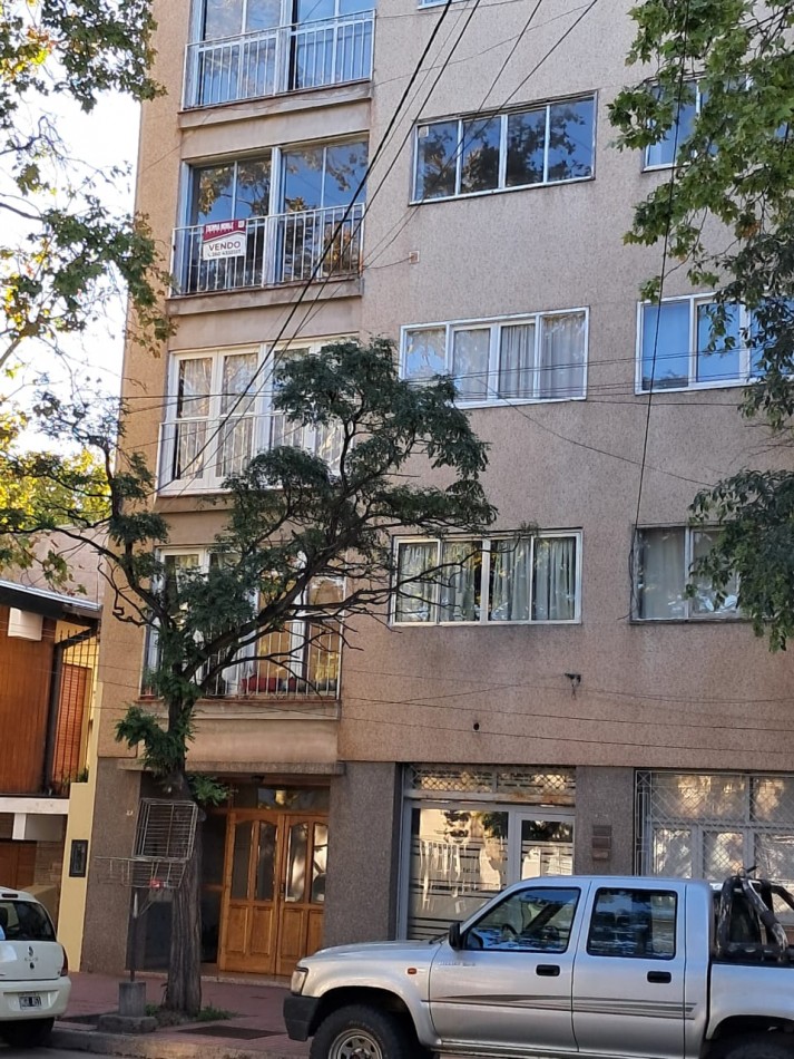 Vendo en el Centro - Departamento 2 Dormitorios | Muy Luminoso | Apto Credito