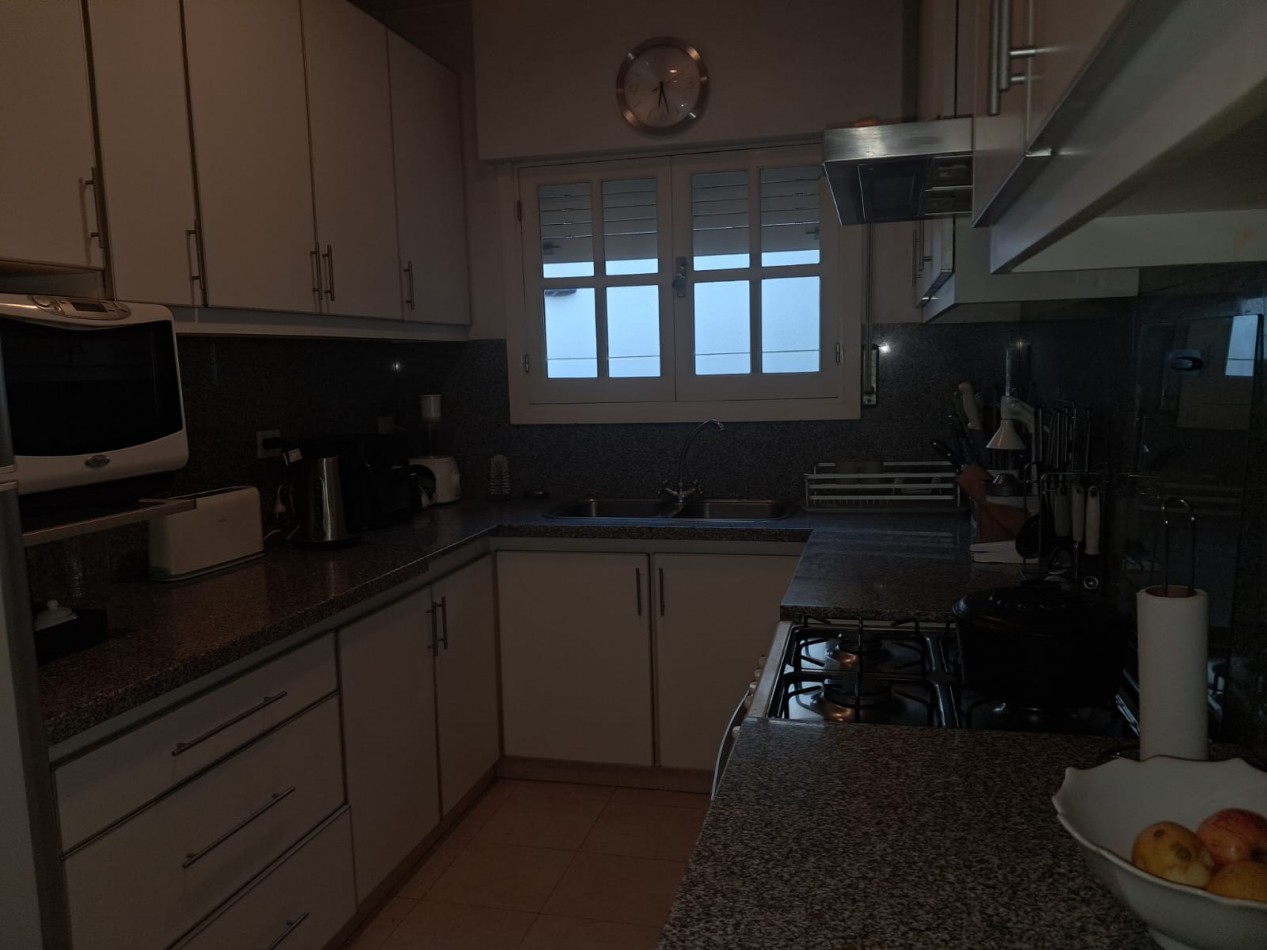 Casa en venta - Zona centrica residencial | Espacios amplios y confort para la vida familiar