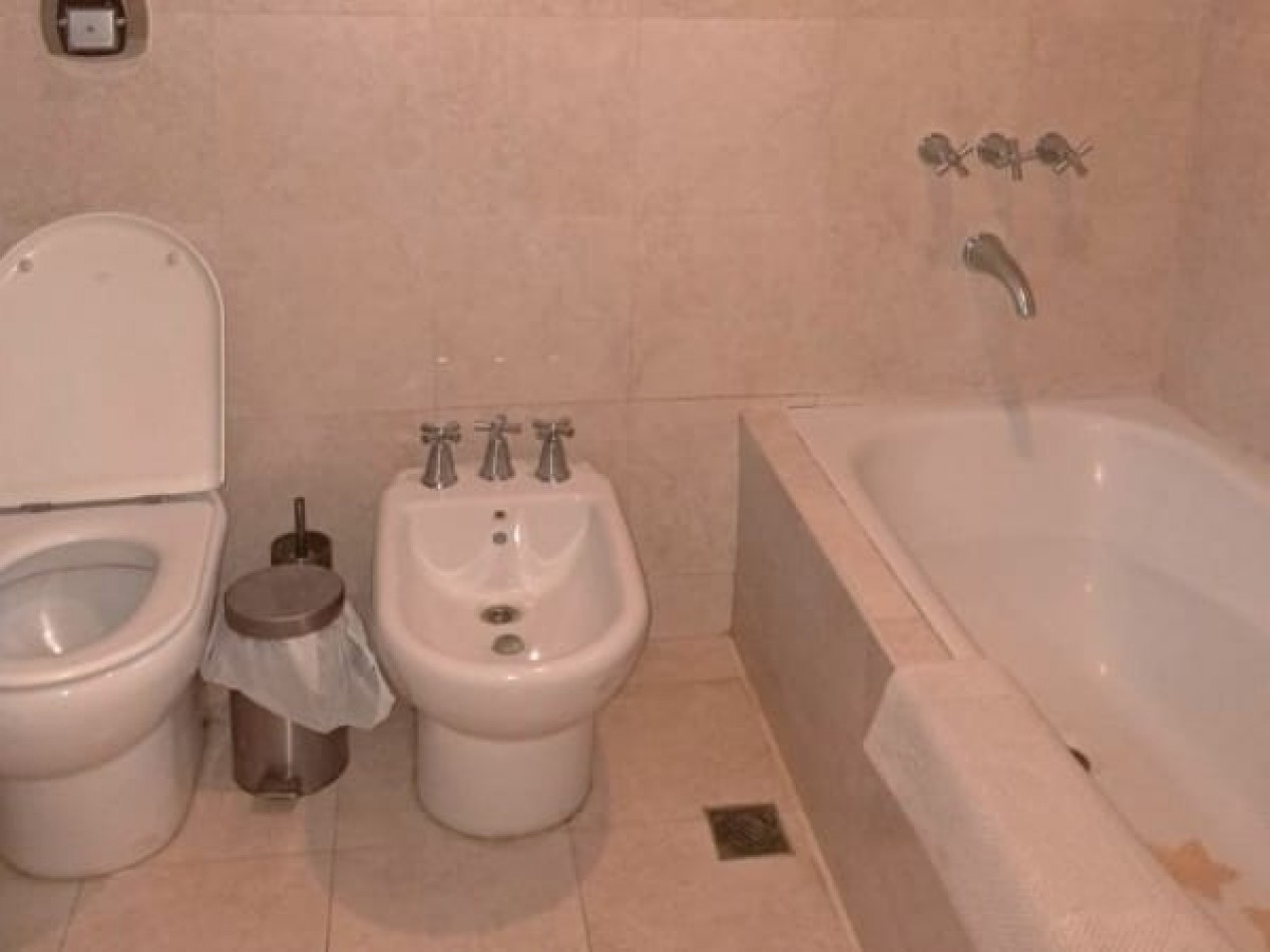 Casa en venta - Zona centrica residencial | Espacios amplios y confort para la vida familiar
