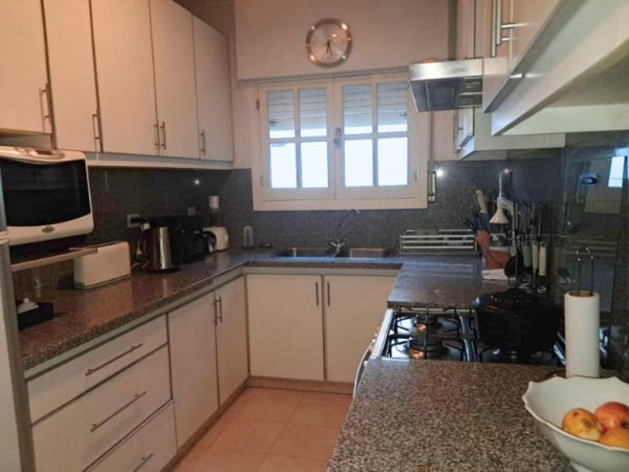 Casa en venta - Zona centrica residencial | Espacios amplios y confort para la vida familiar