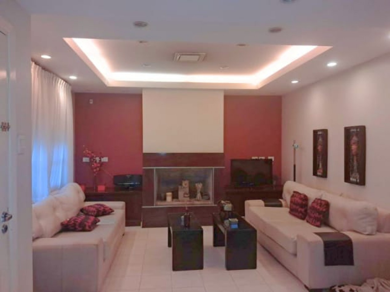 Casa en venta - Zona centrica residencial | Espacios amplios y confort para la vida familiar