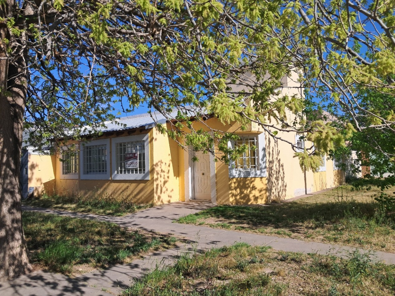 CASA DOS DORMITORIOS | CALLE JUJUY CASI PEDRO VARGAS | 700.000